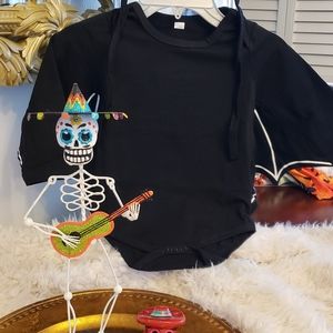 2 piece Halloween  bat style rompers matching hat
